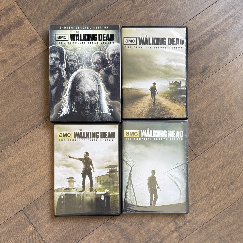 The Walking Dead Complete Seasons 1-4 DVD Box Set - New